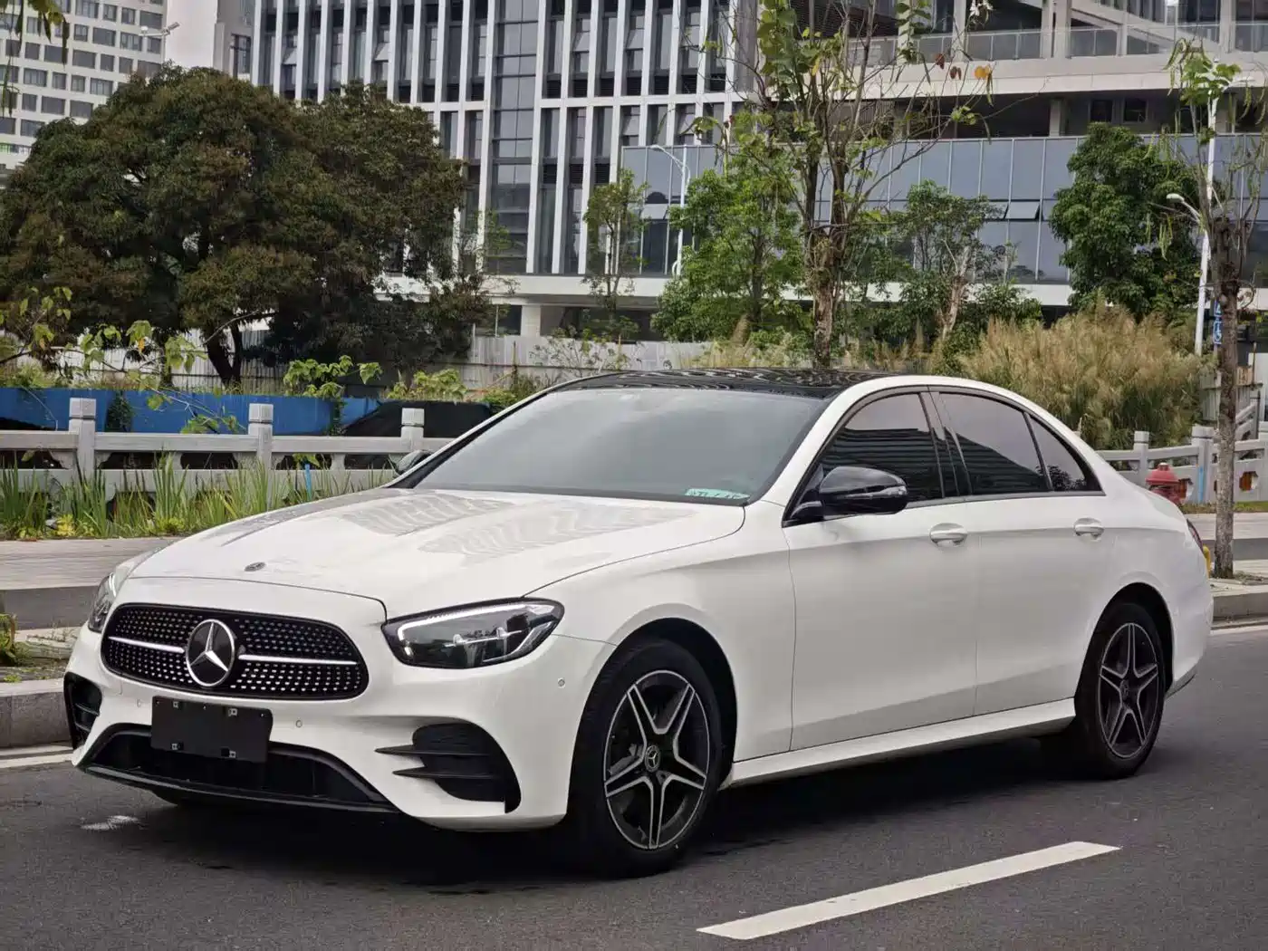  E CLASS