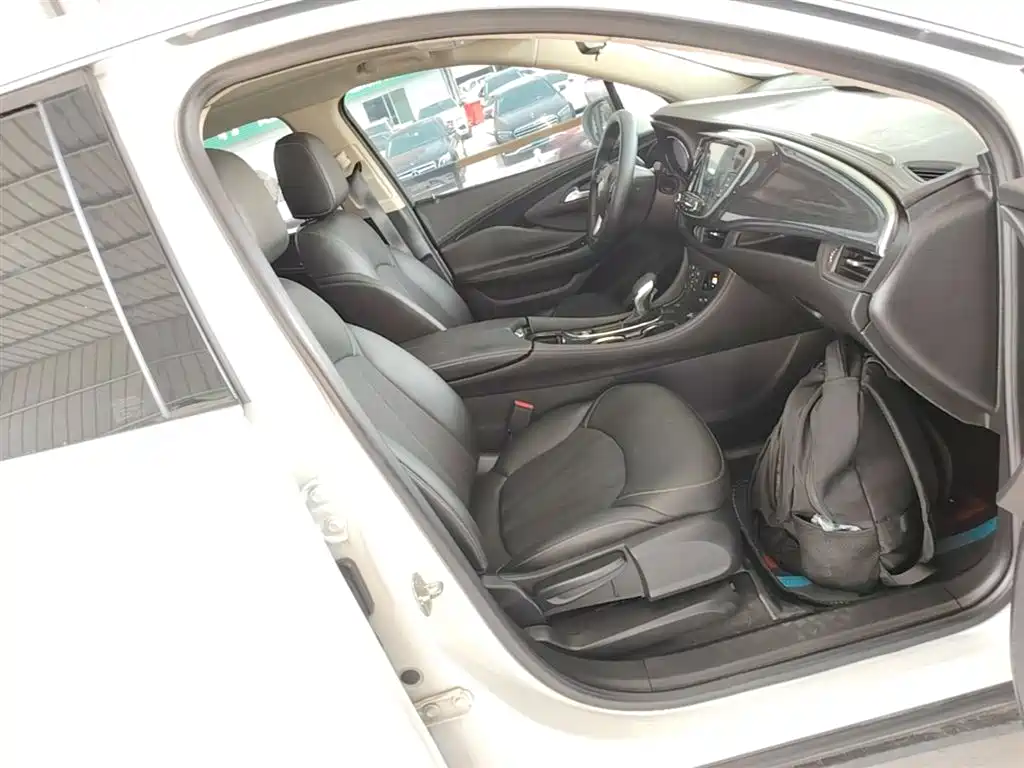 Buick Envision Plus 2016 20T 2WD Leading фото 25