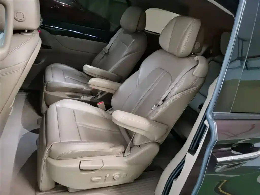 Buick GL8 2017 ES 28T Flagship China V фото 17