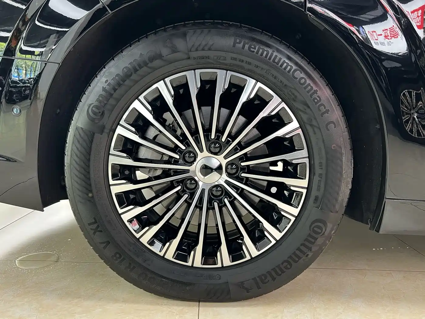 Denza D9 2024 DM-i 980 AWD Flagship фото 31