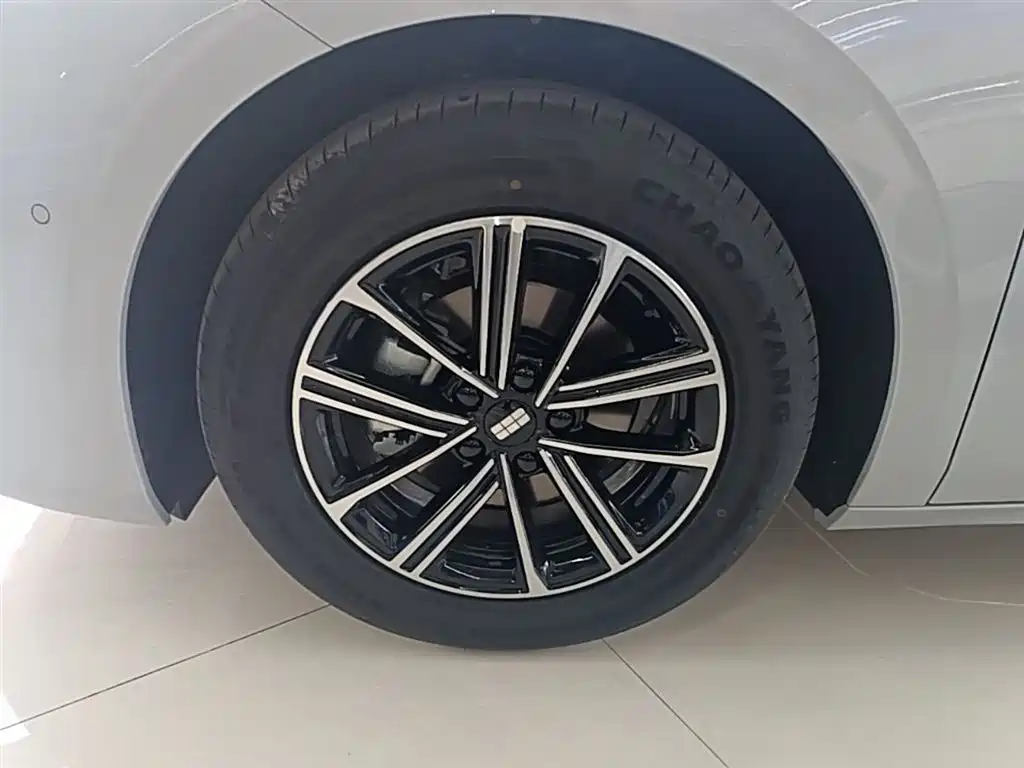 Geely Galaxy Galaxy A7 2025 EM-i 70km Voyage Edition фото 23