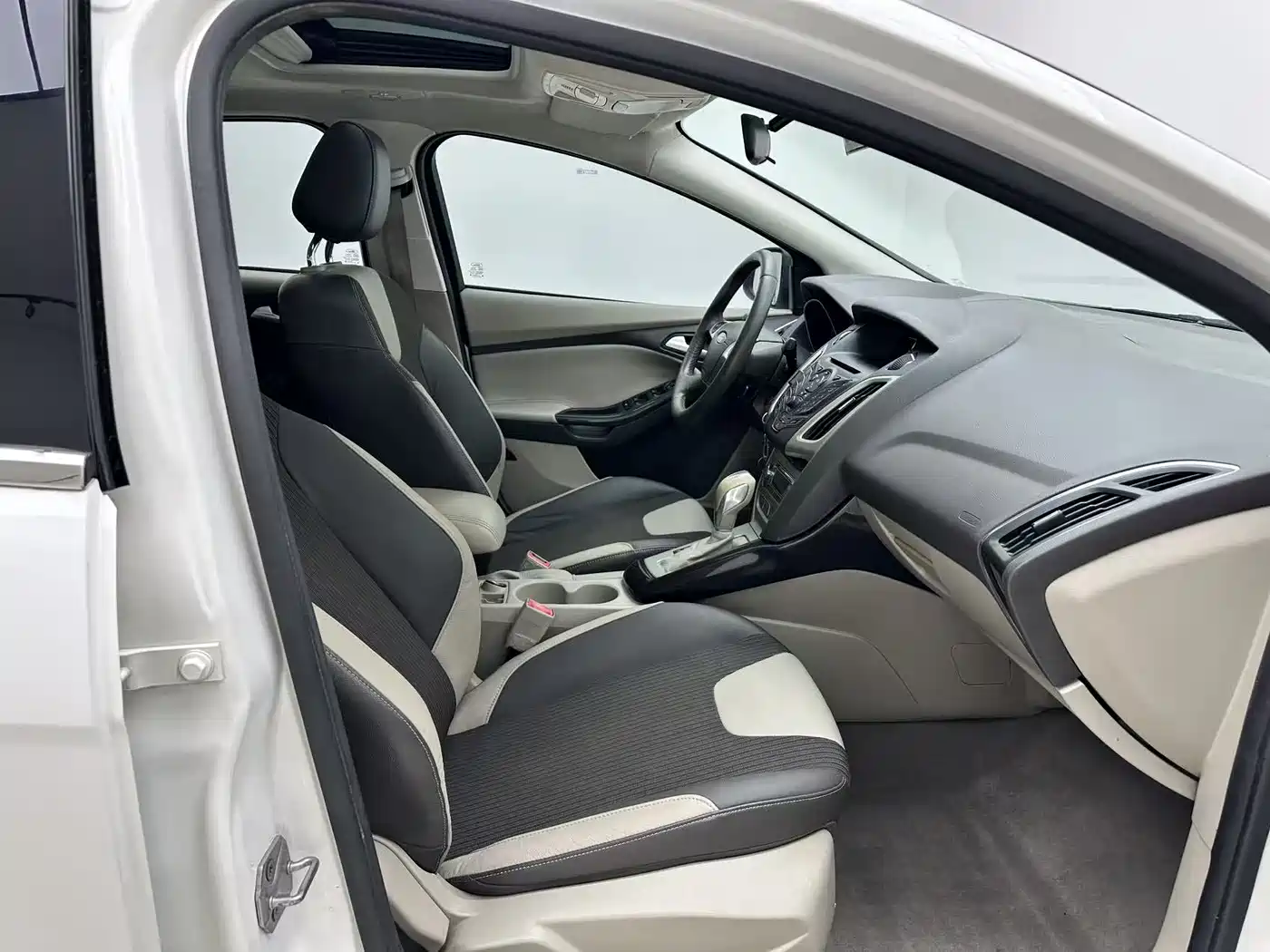 Ford Focus 2013 2012 Sedan 1.6L Automatic Trend