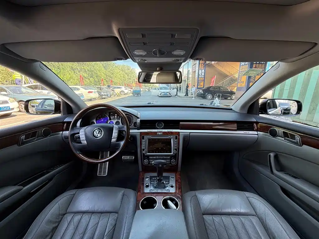 Volkswagen Phaeton 2011 3.6L V6 5-Seater Extended Comfort фото 4