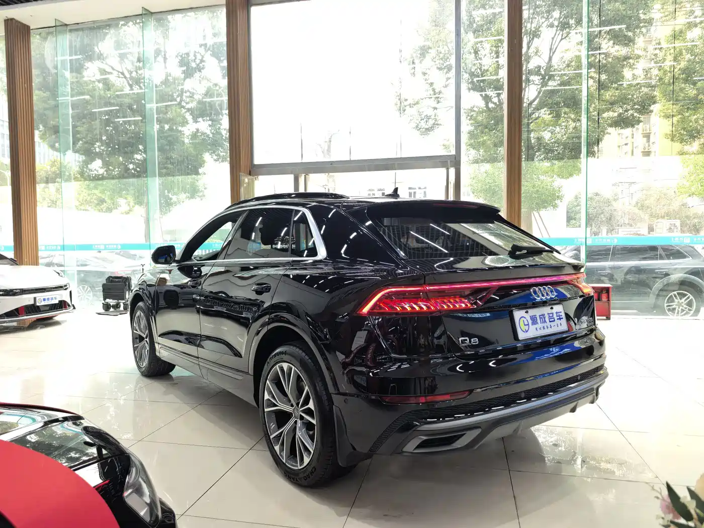 Audi Q8 2019 Model 55 TFSI Premium Dynamic фото 7