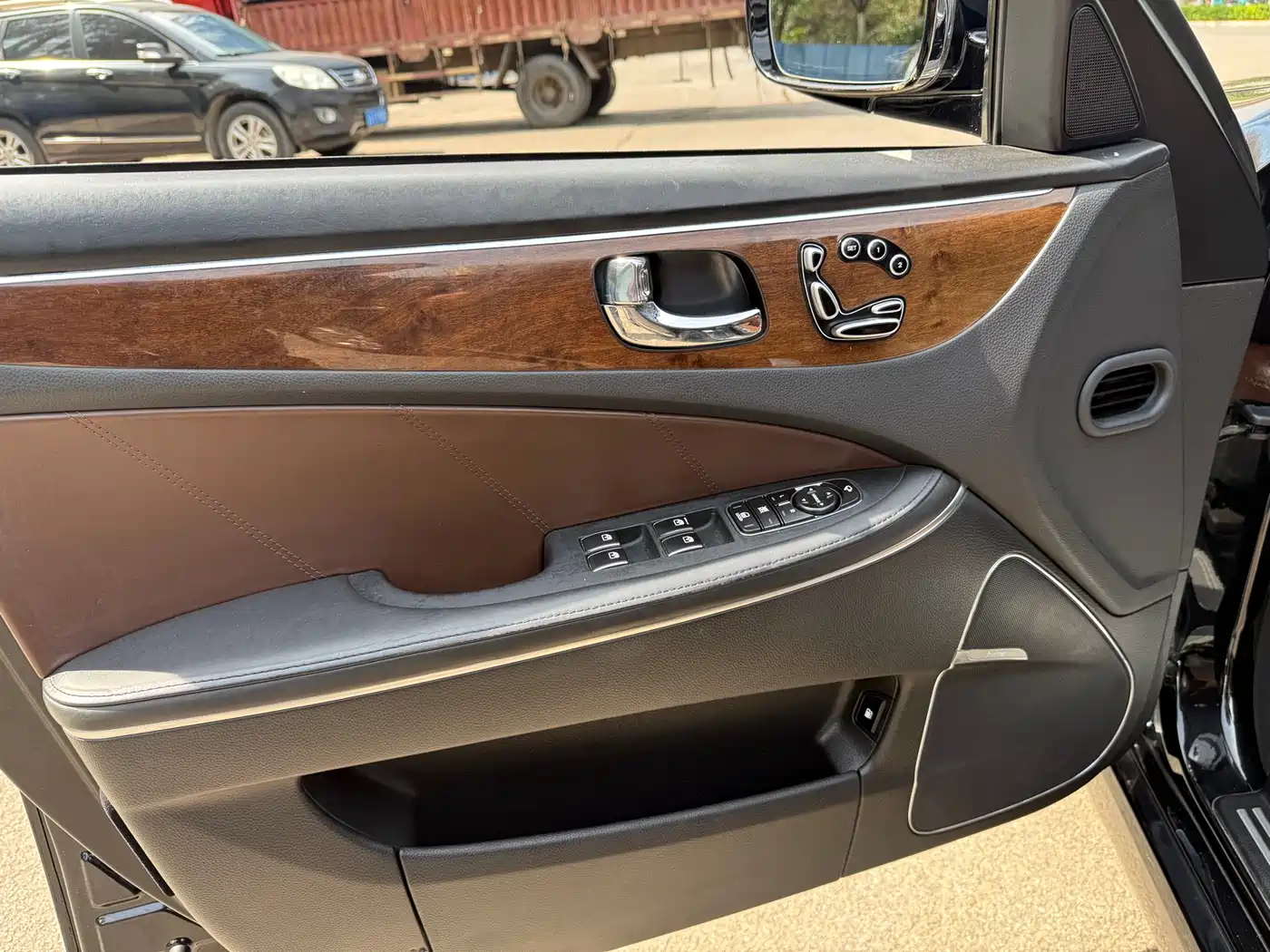 Hyundai Equus 2009 3.8 Premium Edition фото 9