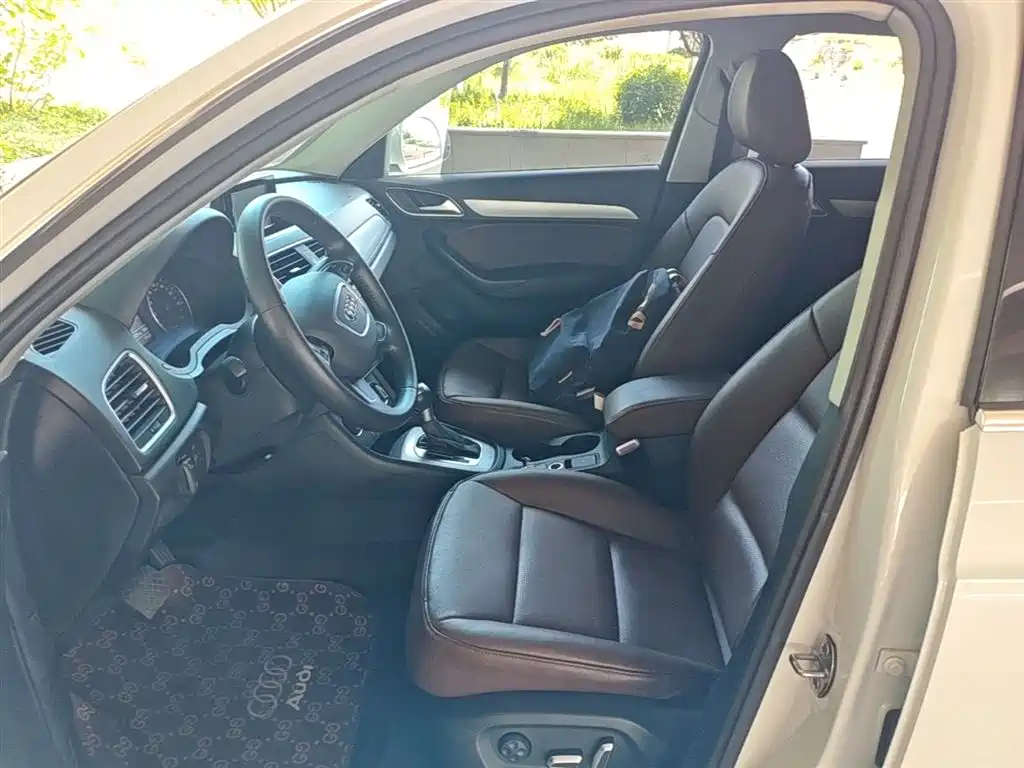 Audi Q3 2018 30th Anniversary Edition 30 TFSI Standard фото 15