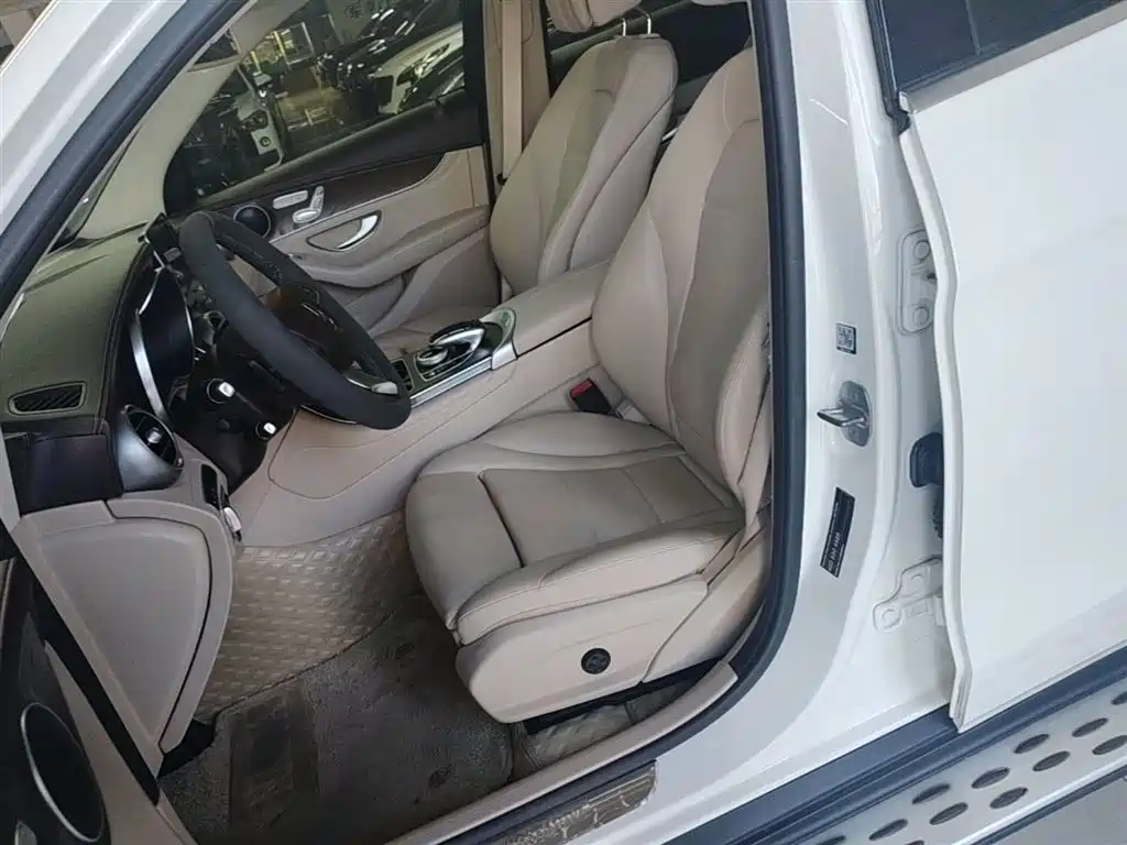 Mercedes-Benz GLC 2017 GLC 300 4MATIC Dynamic фото 15