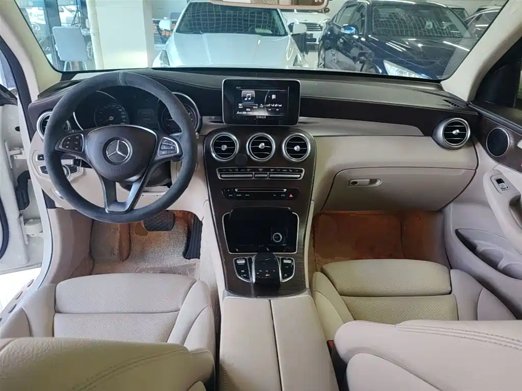 Mercedes-Benz GLC 2017 GLC 300 4MATIC Dynamic фото 10