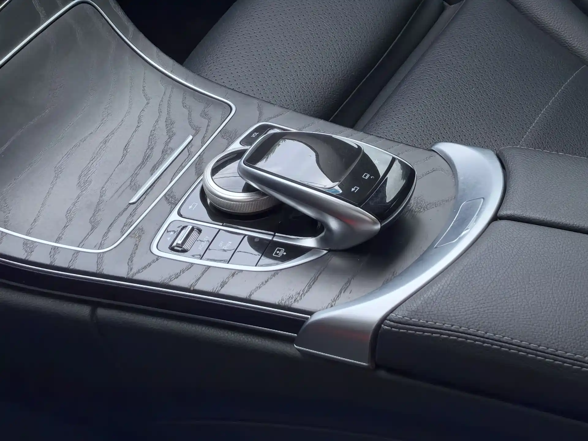 Фото 15 - Mercedes-Benz C-Class