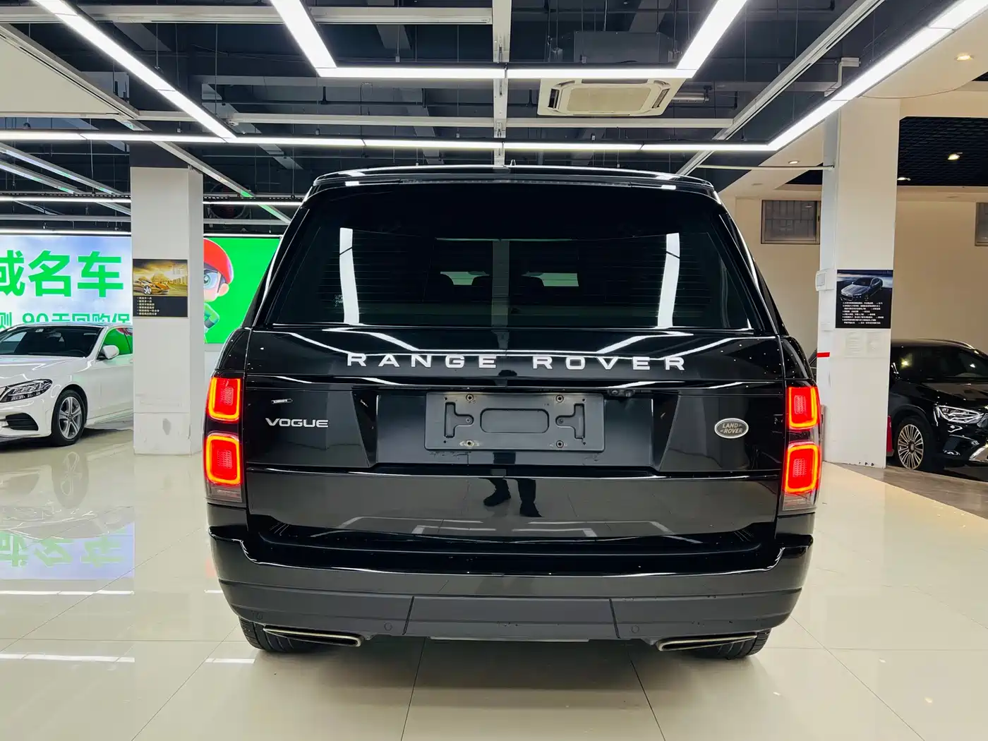 Land Rover Range Rover 2018 3.0 SC V6 Vogue Heritage Extended Edition фото 20