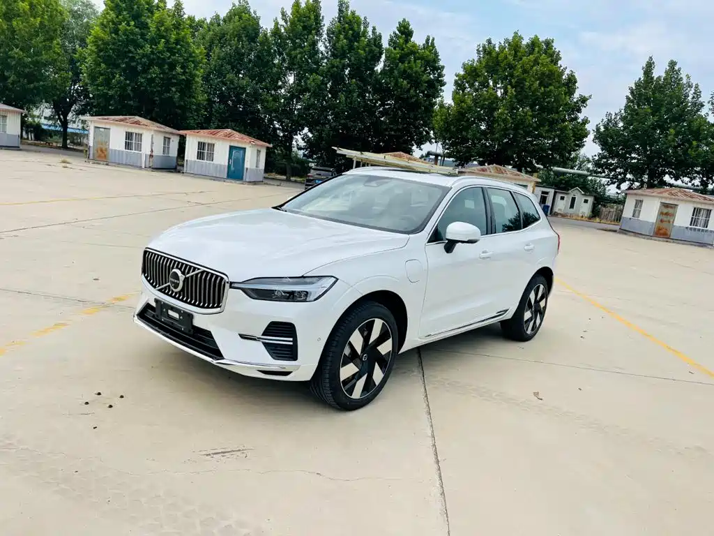 2026 Volvo XC60 Plug-in Hybrid