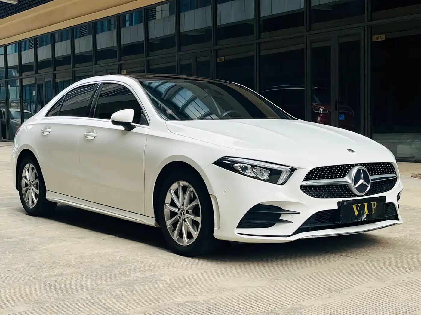 Mercedes-Benz A-Class 2021 A 200 L Sport Sedan Fashion Edition фото 2