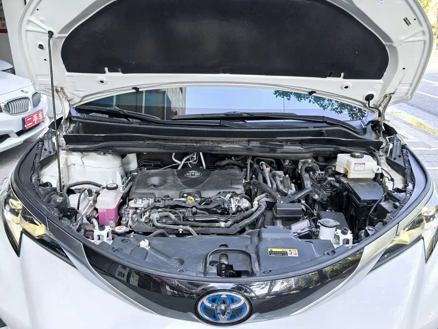 Toyota Granvia 2022 2.5L Hybrid Noble Edition фото 23