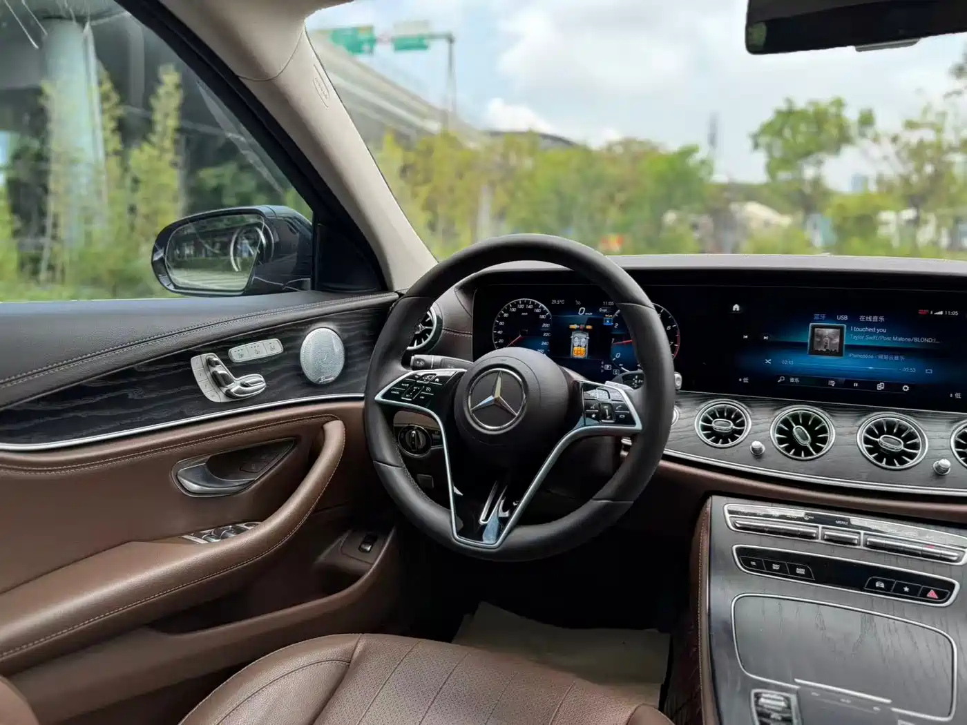 Mercedes-Benz E-Class 2023 E 300 L Luxury фото 16