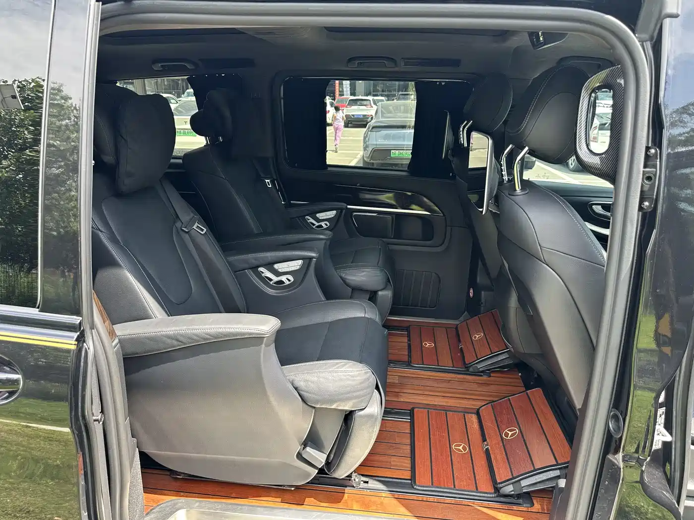 Mercedes-Benz V-Class 2018 V 260 Premium Edition China VI фото 11