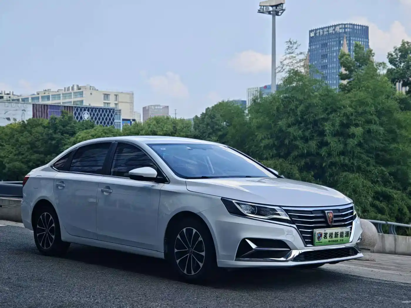 Roewe i6 New Energy 2020 2019 PLUS 50T 4G Connected Glory Luxury Edition