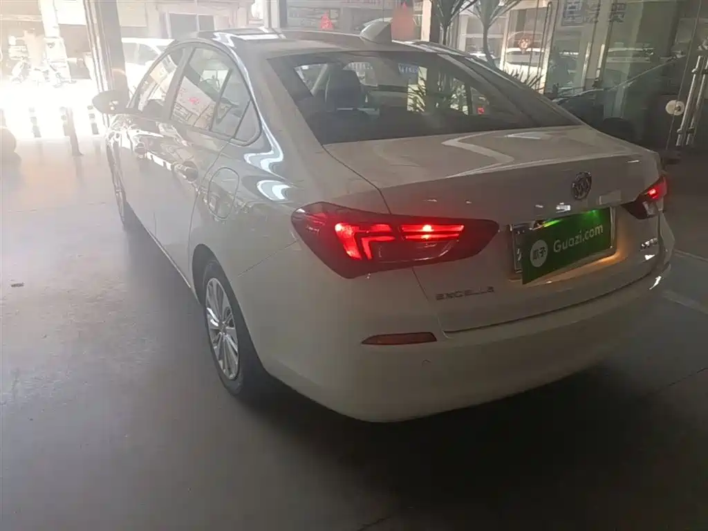 Buick Excelle 2018 15N CVT Elite фото 5