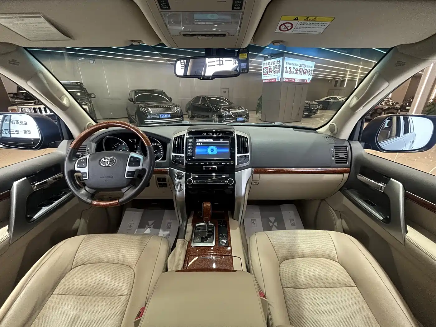 Toyota Land Cruiser 2012 4.6L Automatic VX-R фото 14