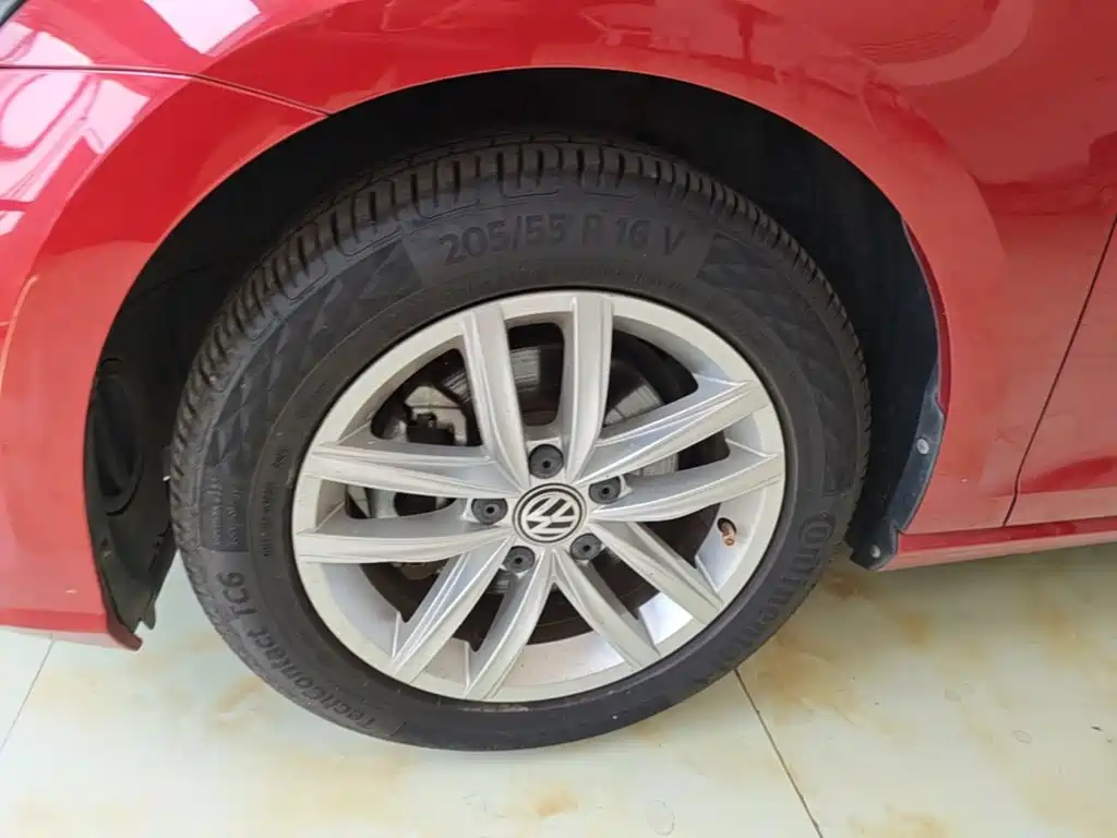Photo 23 - Volkswagen Golf