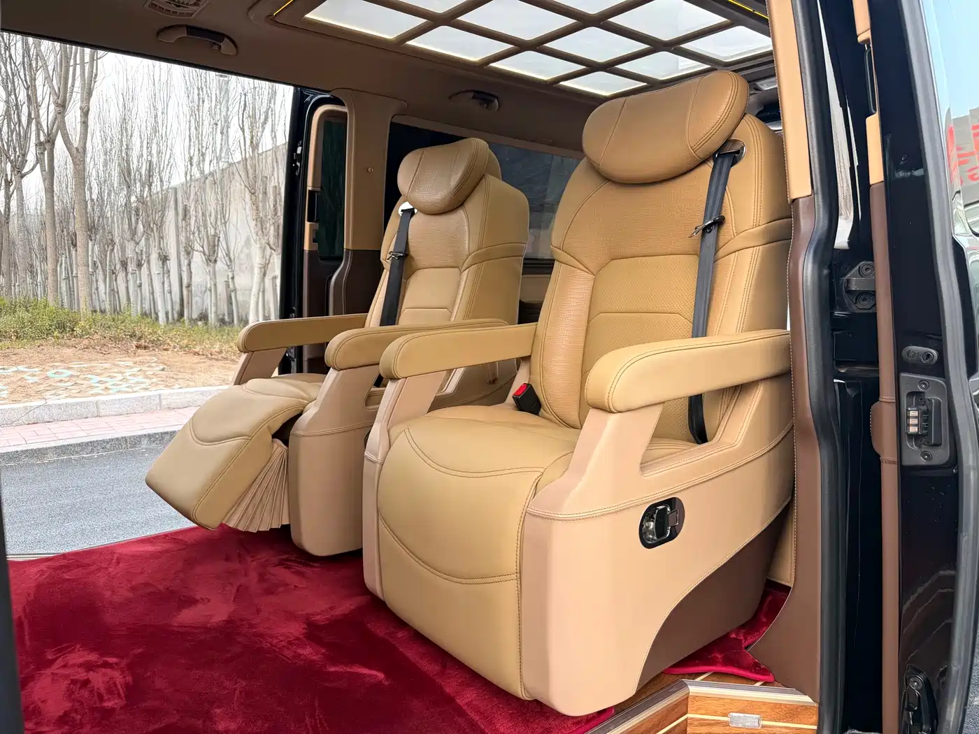Volkswagen Caravelle 2018 2.0TSI 4WD Luxury Edition 7-Seater фото 13