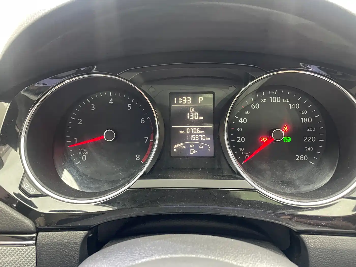 Volkswagen Sagitar 2015 1.6L Automatic Comfort фото 15