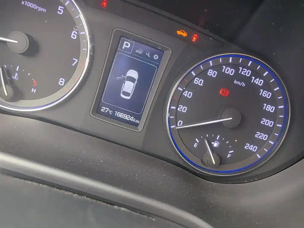 Hyundai Mistra 2016 1.8L Auto Premium DLX фото 19