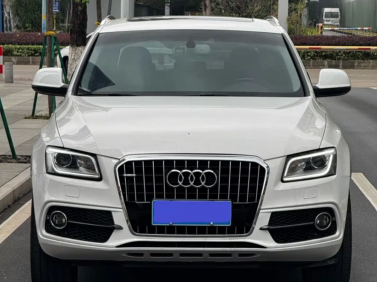 Audi Q5 (Import) 2013 45 TFSI quattro Sport фото 2