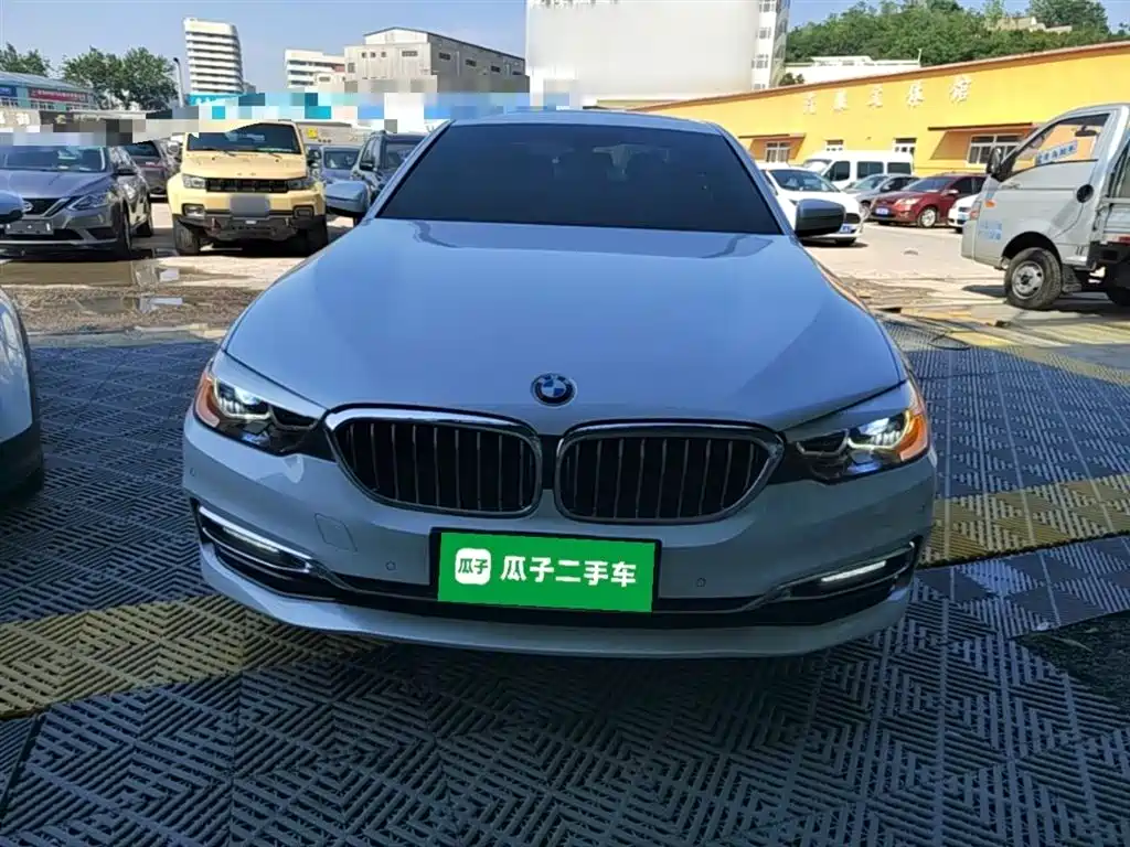 BMW 5 Series 2019 525Li Luxury Package фото 3