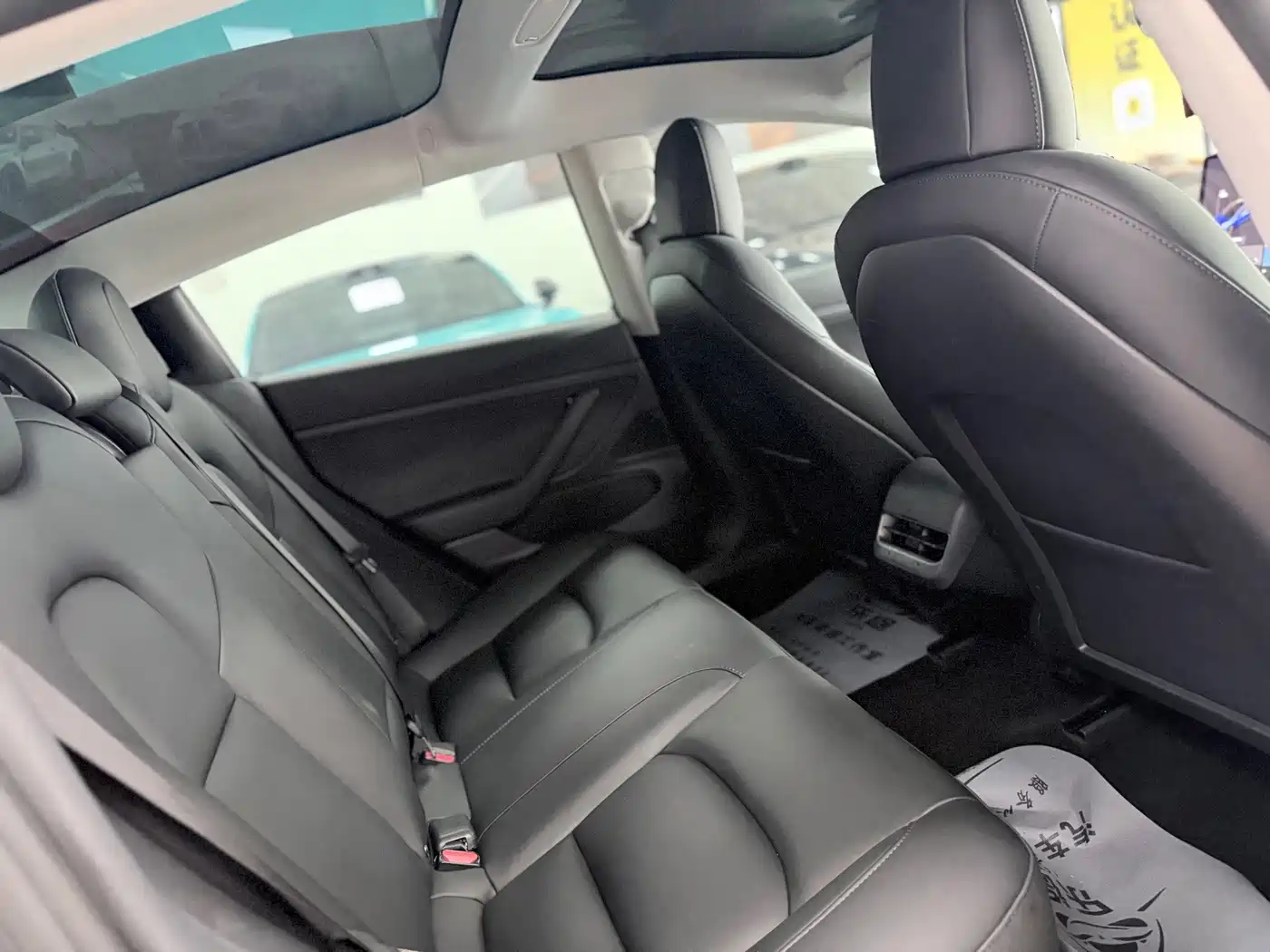 Фото 11 - Tesla Model 3