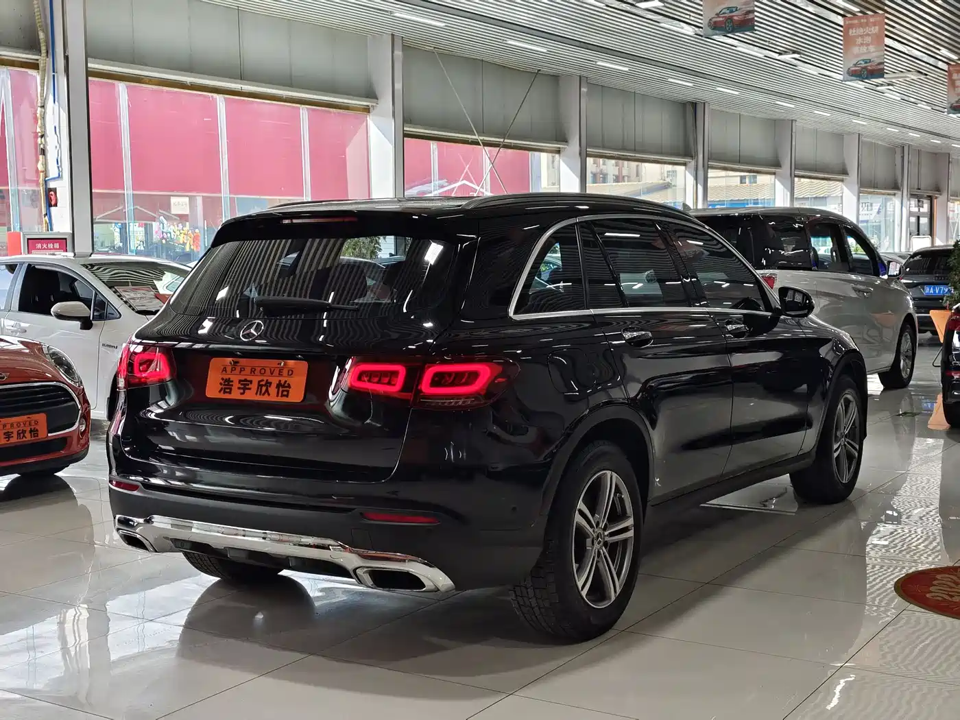 MERCEDES-BENZ GLC