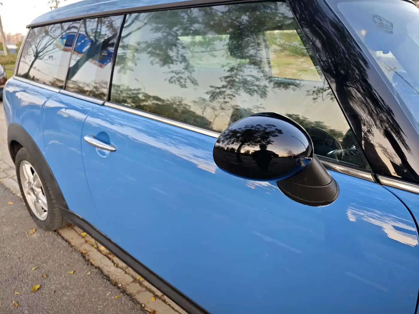 MINI CLUBMAN 2013 2011 1.6L ONE