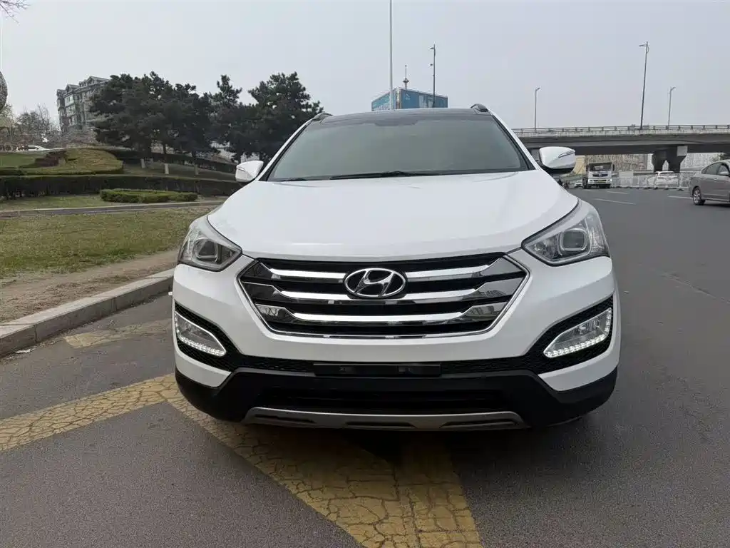 Hyundai Santa Fe 2013 Model 2.4L Automatic 2WD Smart фото 4