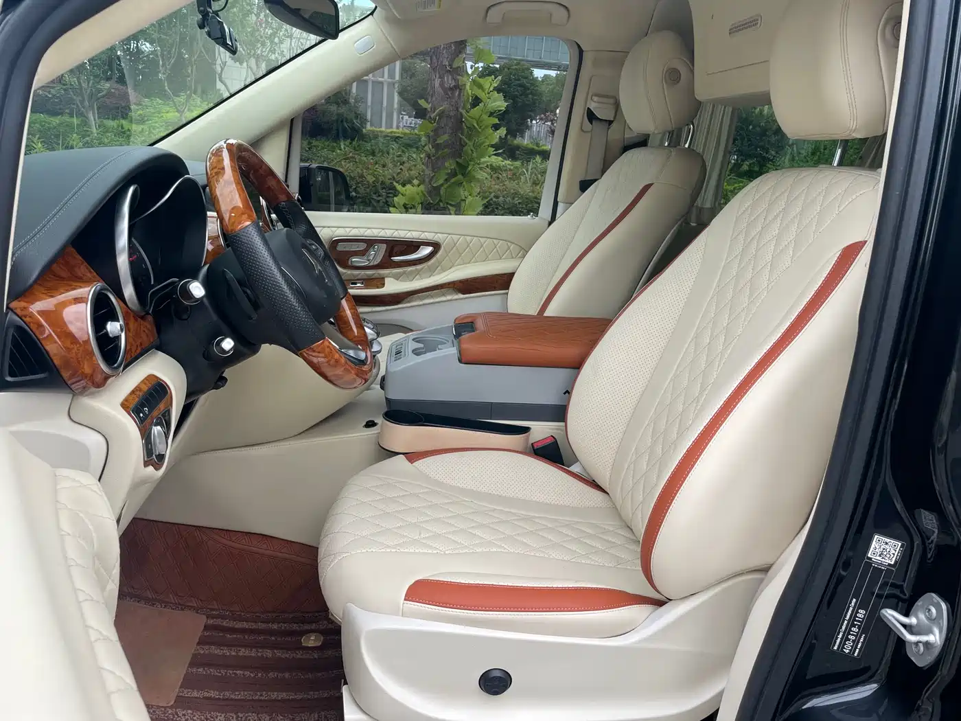 Mercedes-Benz V-Class 2017 Model V 260 L Premium Extended Edition фото 9