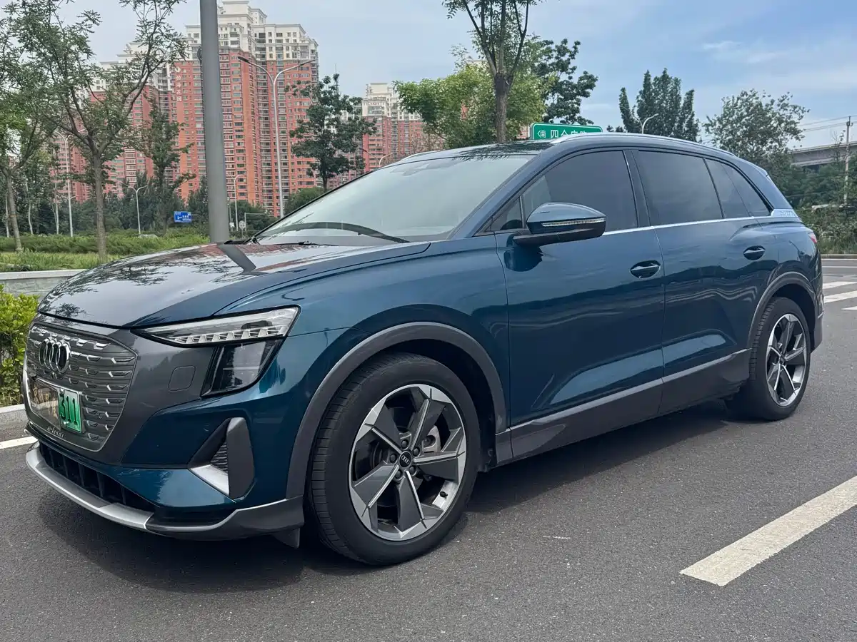 Audi Q5 e-tron 2022 40 e-tron Starlight Edition Brocade Package фото 2