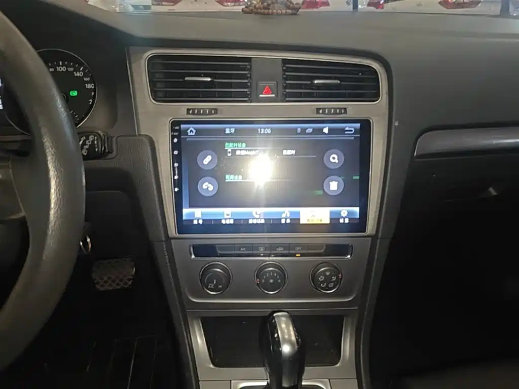Volkswagen Golf 2016 1.6L Automatic Fashion фото 13