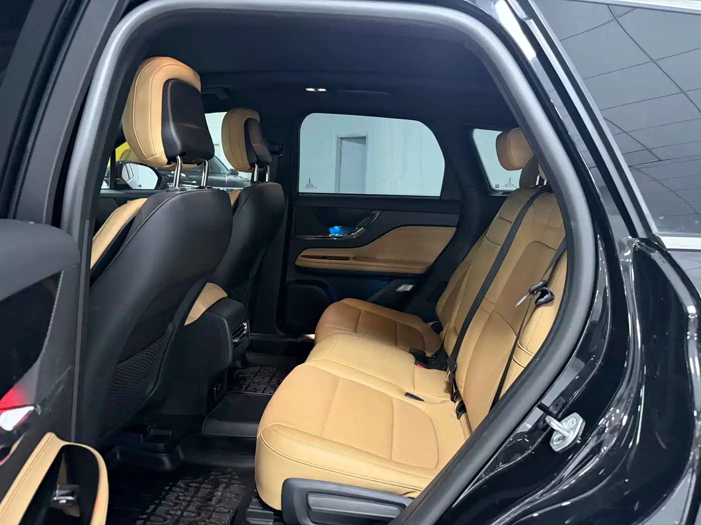 LINCOLN ADVENTURER