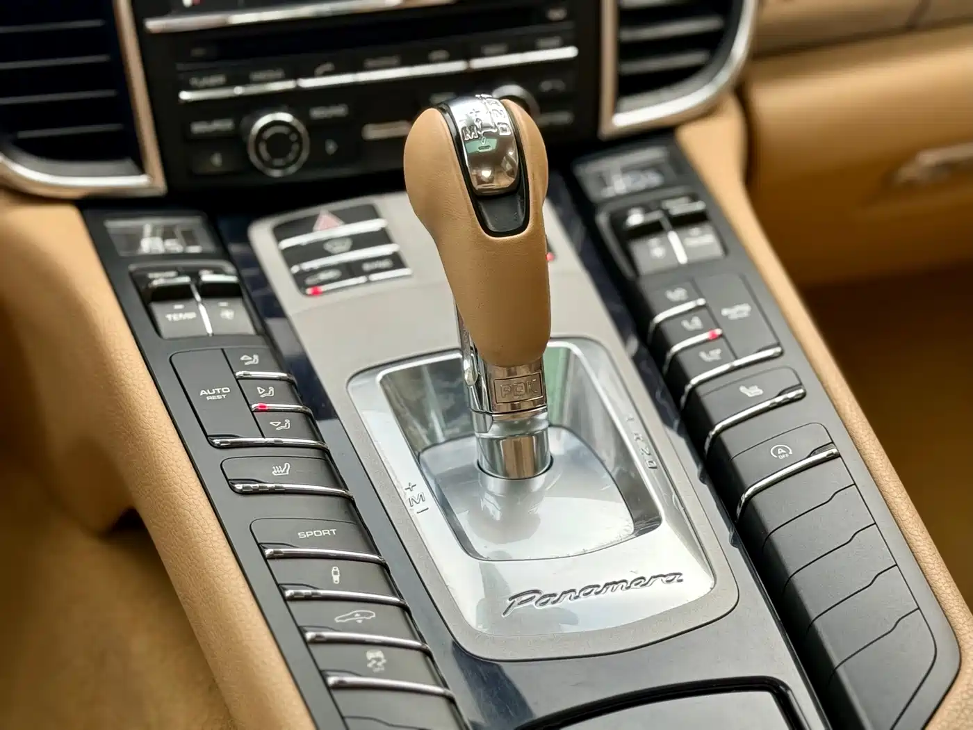 Porsche Panamera 2014 Panamera 4 3.0T фото 16