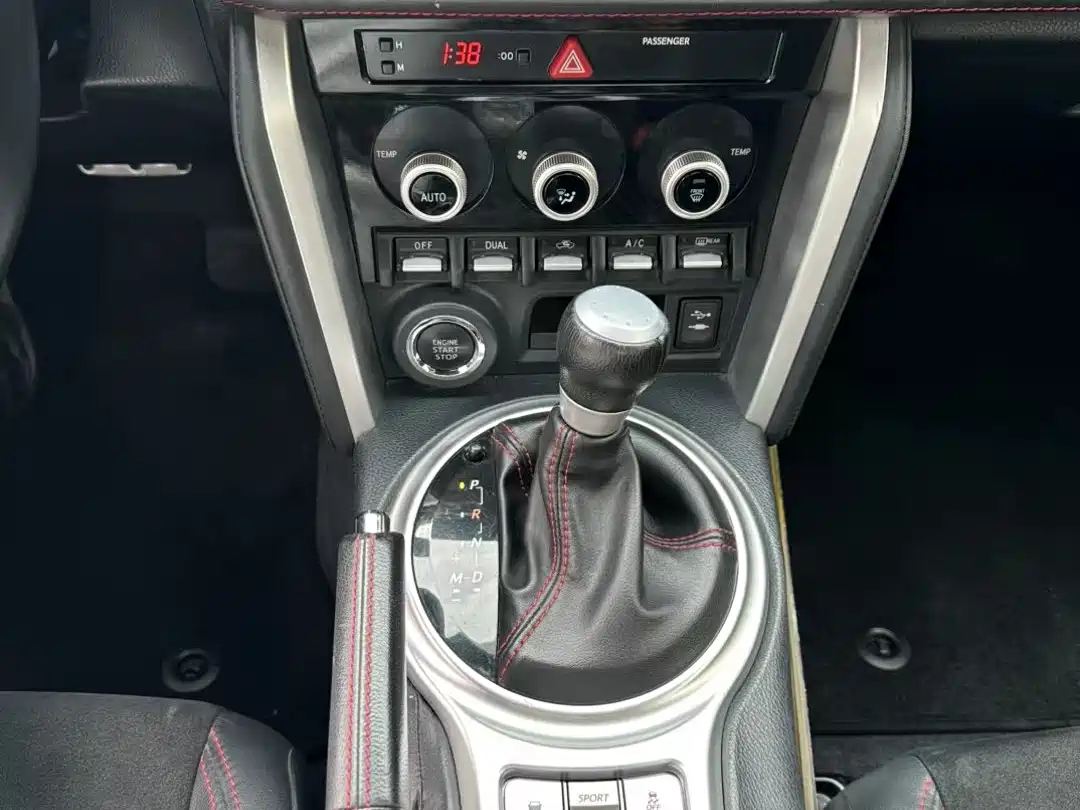 صورة 5 - Subaru BRZ