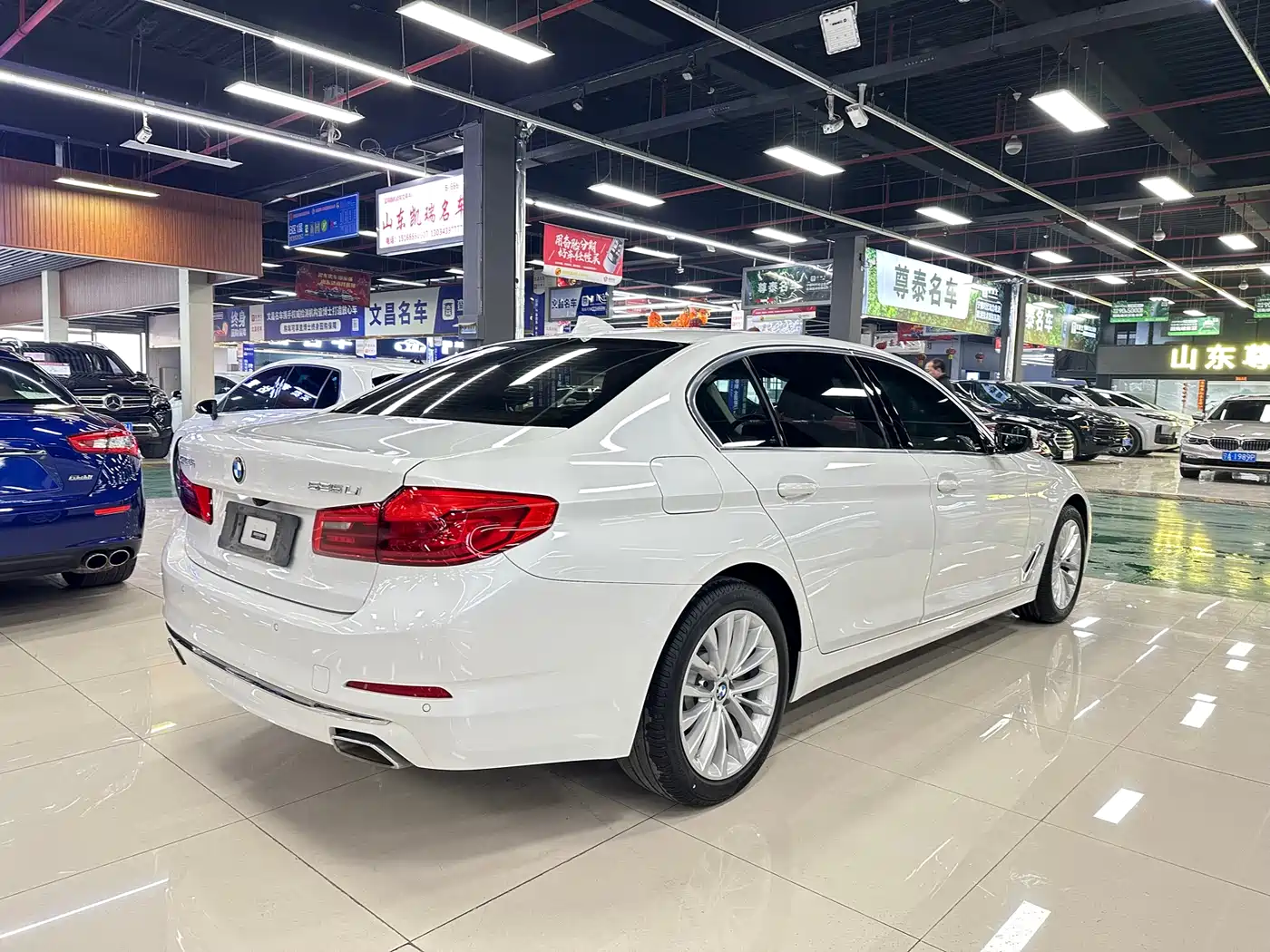 BMW 5 Series 2020 525Li Luxury Package фото 6
