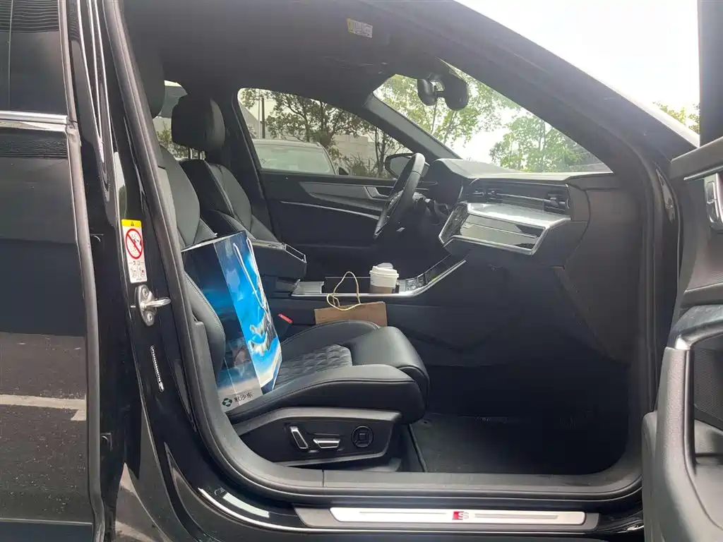 Audi A6L 2025 45 TFSI Premium Sport фото 9