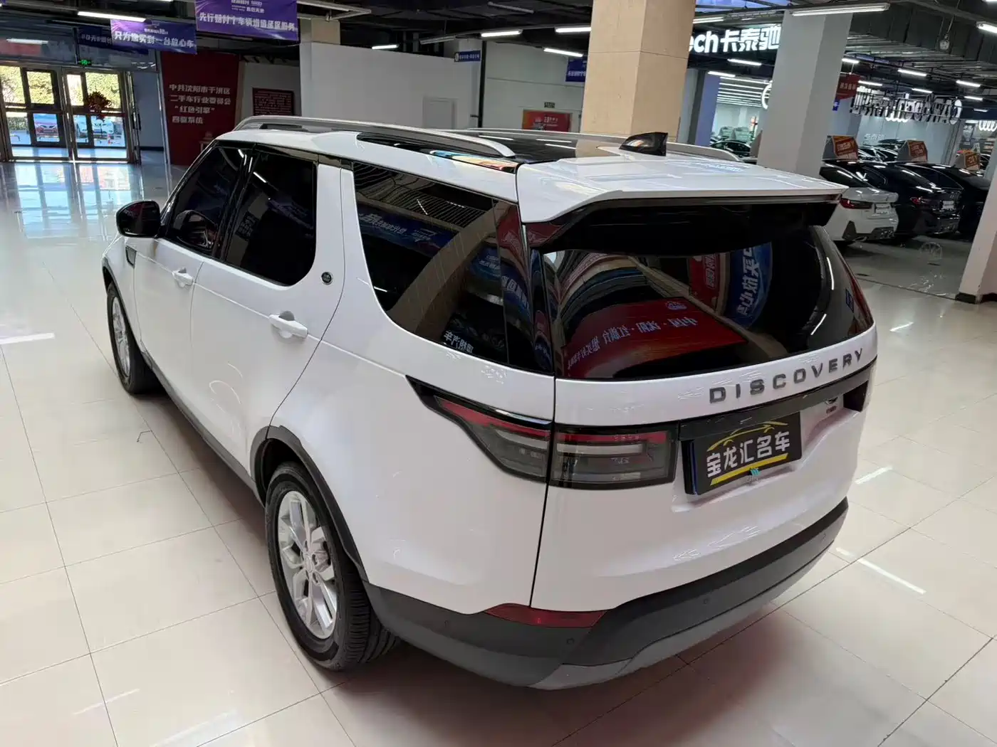 Land Rover Discovery 2018 3.0 SC V6 SE фото 9
