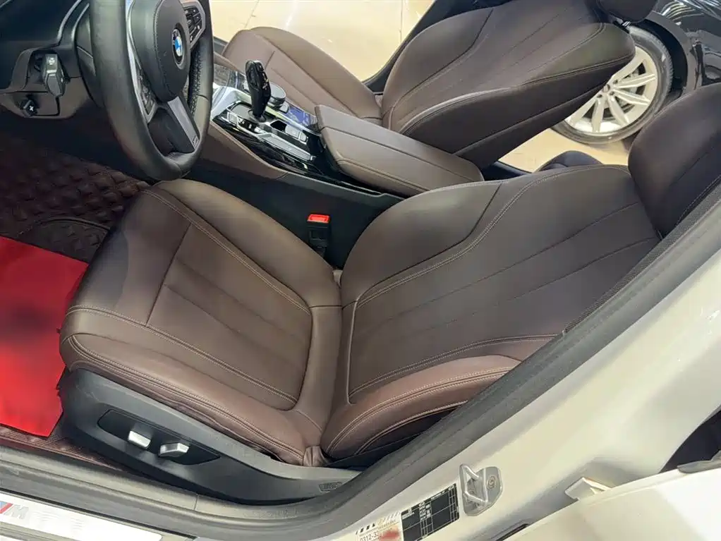 BMW 5 Series 2019 525Li M Sport Package фото 4