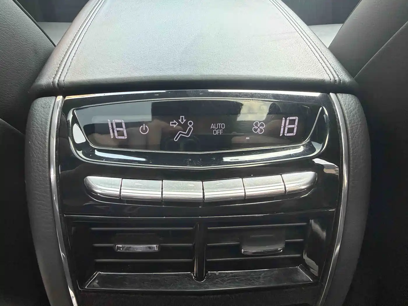 Cadillac CT6 2019 28T Leading Sport Model фото 17