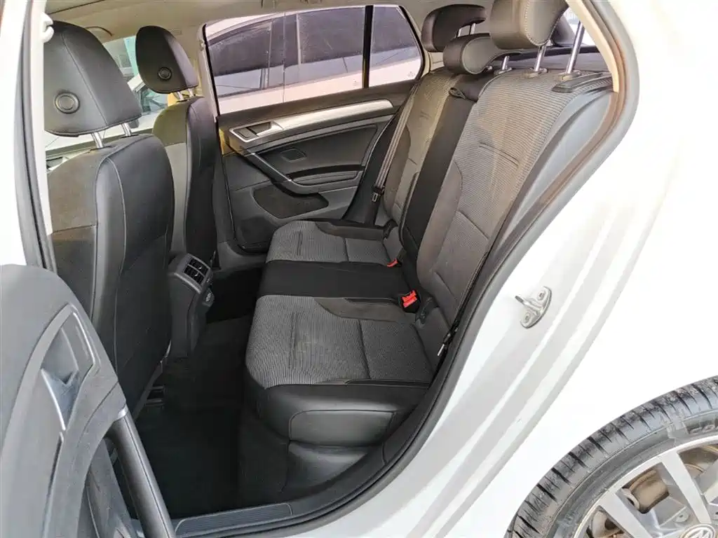 Volkswagen Golf 2020 280TSI DSG Comfort фото 17