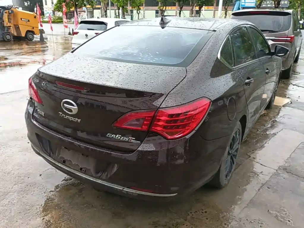 GAC Trumpchi Trumpchi GA6 2018 2016 235T DCT Luxury Edition