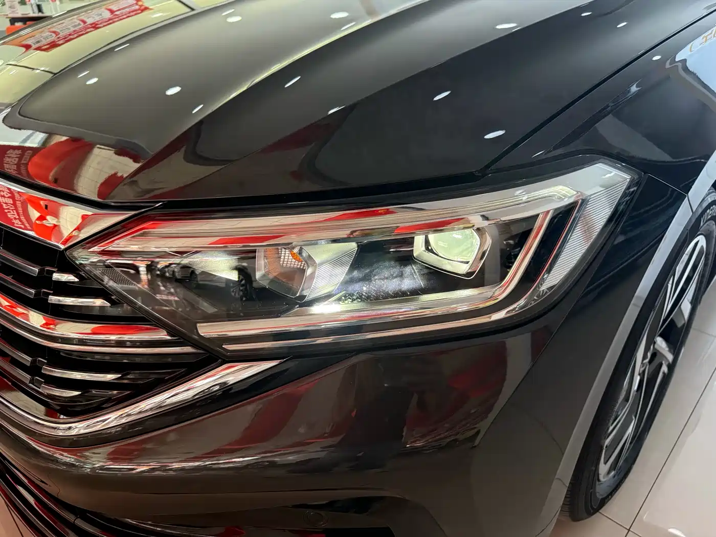 Volkswagen Sagitar 2024 300TSI DSG Surpass Edition фото 5