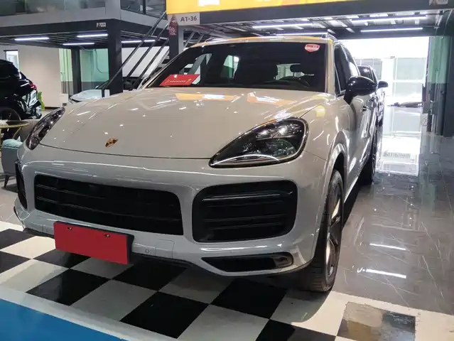 Porsche Cayenne 2022