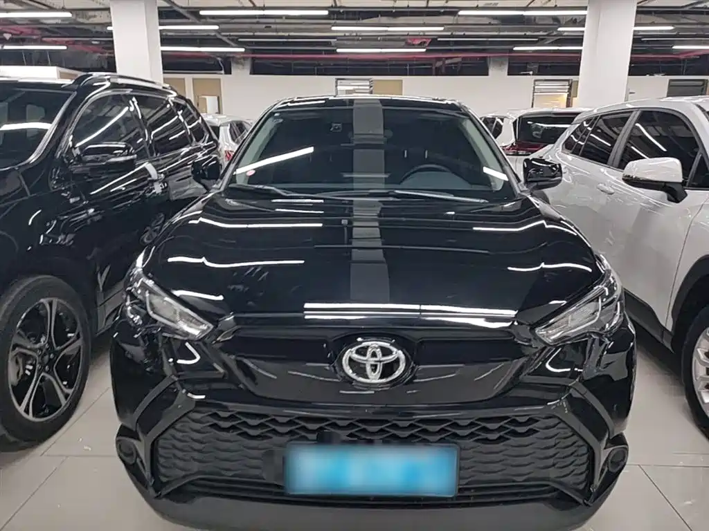 Toyota Frontlander 2024 2.0L CVT Elite Plus Edition фото 3