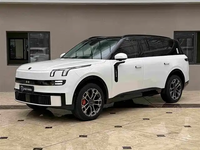 Lynk & Co 900 2026