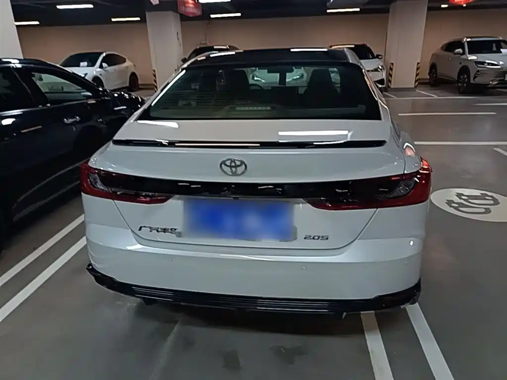 TOYOTA CAMRY